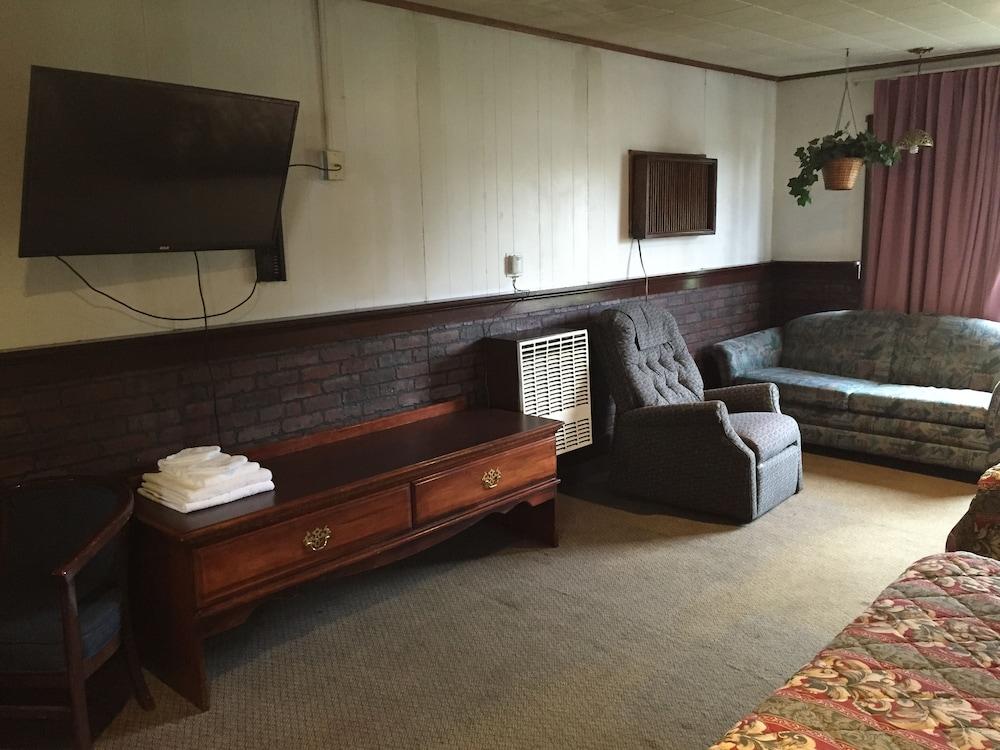 Double A Motel photo 38