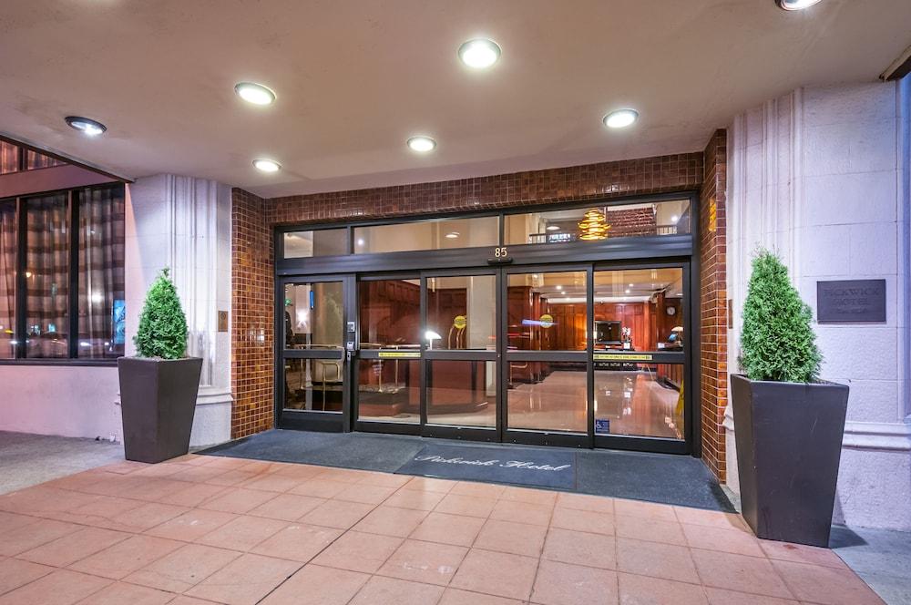The Pickwick Hotel photo 28