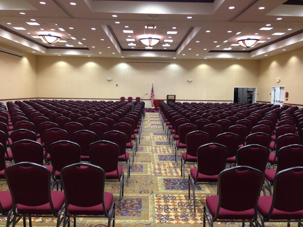 Holiday Inn & Conference Center Marshfield by IHG photo 24