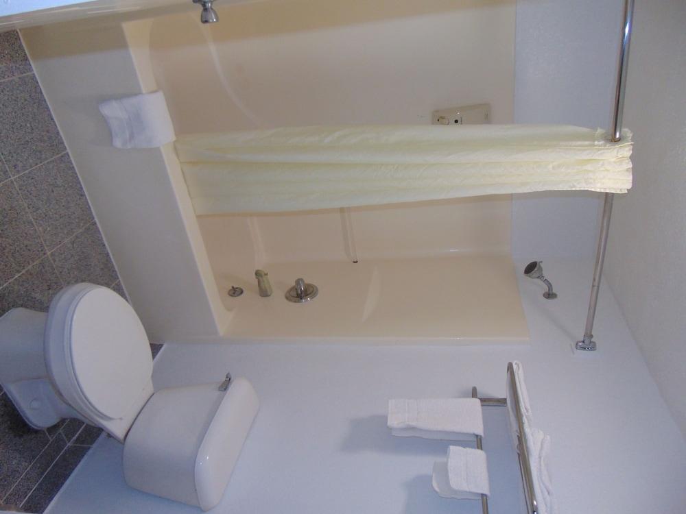 Quality Inn & Suites Dickson photo 23