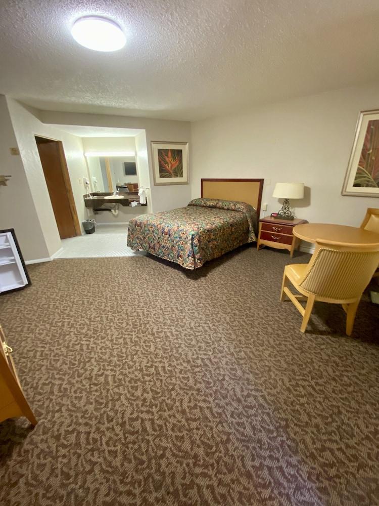 Dunes Inn photo 21