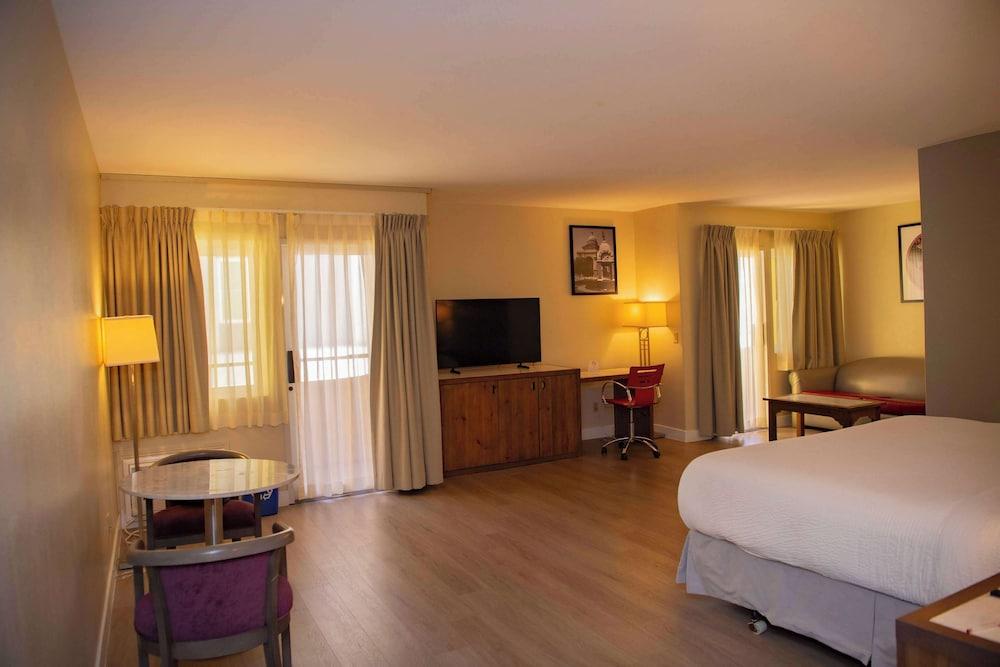 Ramada Plaza by Wyndham Garden Grove/Anaheim South photo 8