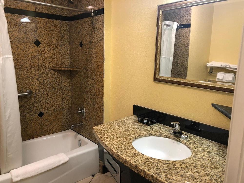 Western Village Inn photo 12