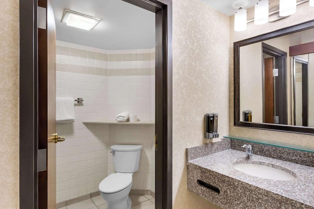 Sonesta Essential Houston Hobby Airport photo 19