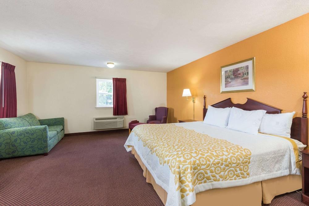 Days Inn by Wyndham Amherst photo 5