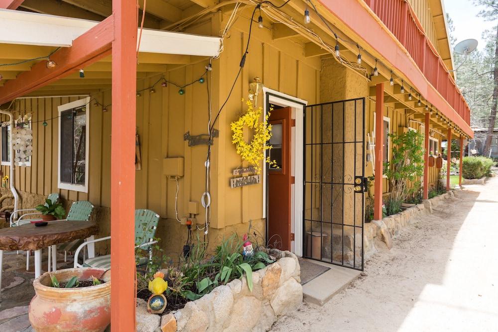 Crown King Cabins Suites and Bunkhouse photo 12