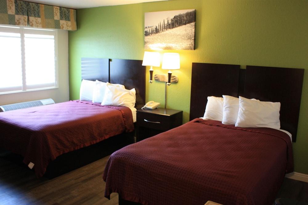 Express Inn photo 3