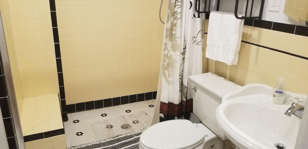 Belvedere Manor photo 17