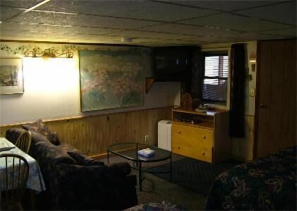 Lake Winnipesaukee Motel photo 30