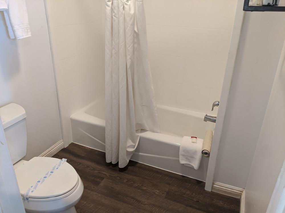 Ramada Limited Redondo Beach photo 3
