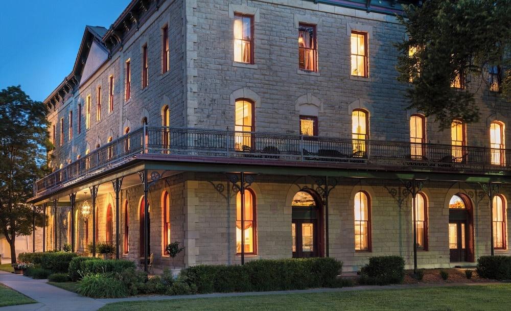 Historic Elgin Hotel photo 1