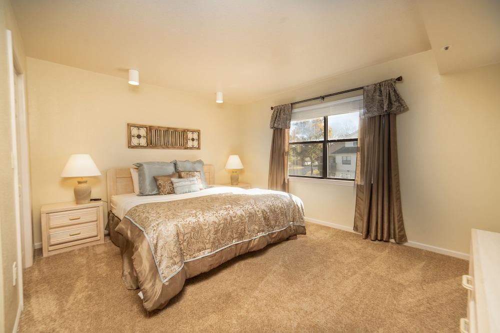 Pointe Royale Condominium Resort & Golf Course photo 70