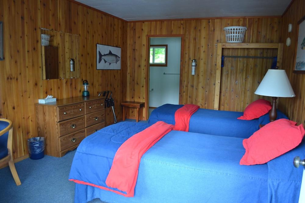 Zachar Bay Lodge Inc photo 18