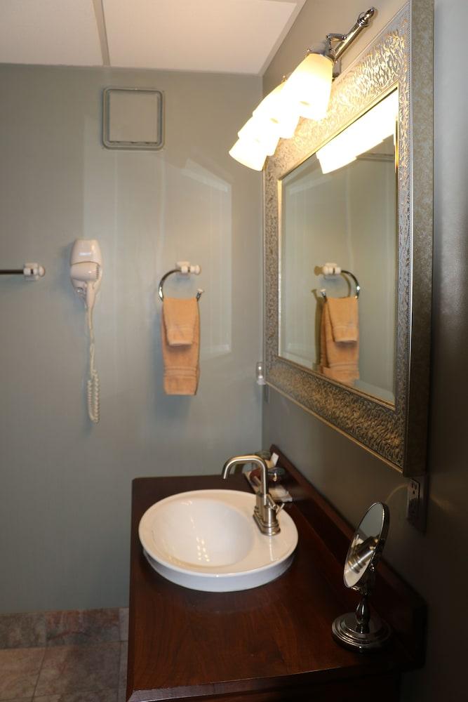 The Black Hawk Hotel photo 29