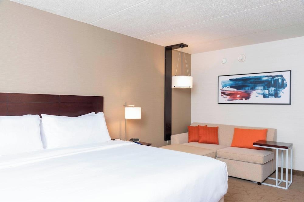 Delta Hotels by Marriott Kalamazoo Conference Center photo 7