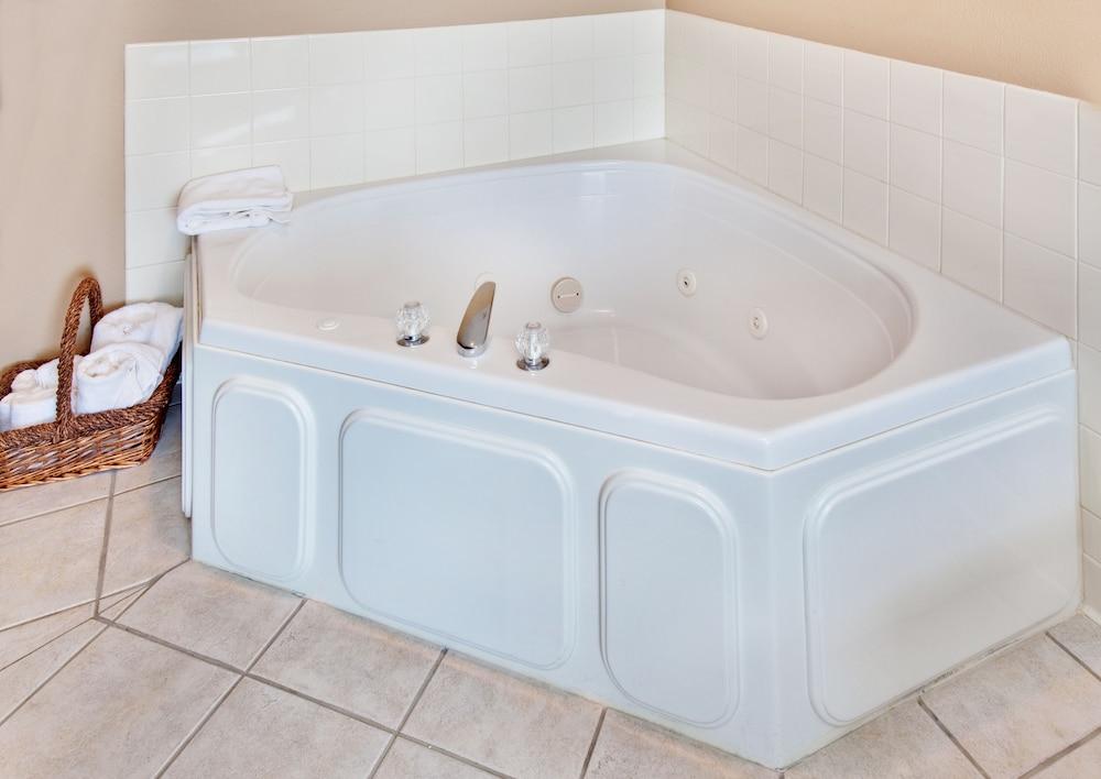 Holiday Inn Express Oneill by IHG photo 25