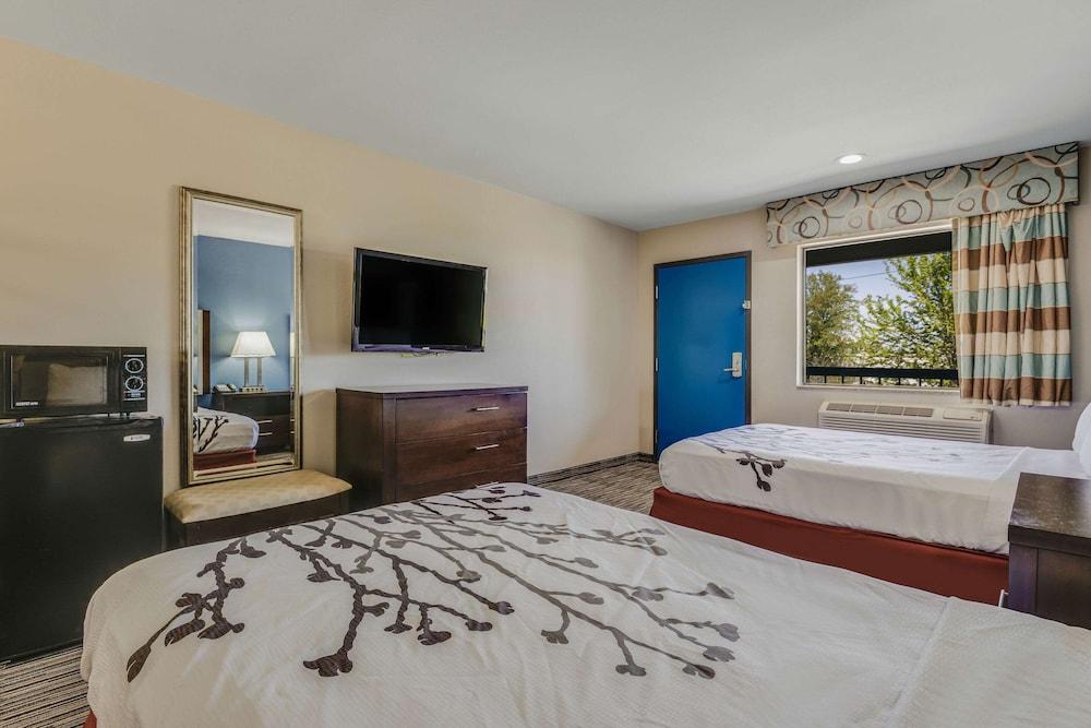 Econo Lodge Inn & Suites Enid South photo 15