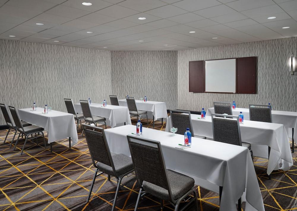 Holiday Inn & Suites Marlborough by IHG photo 3