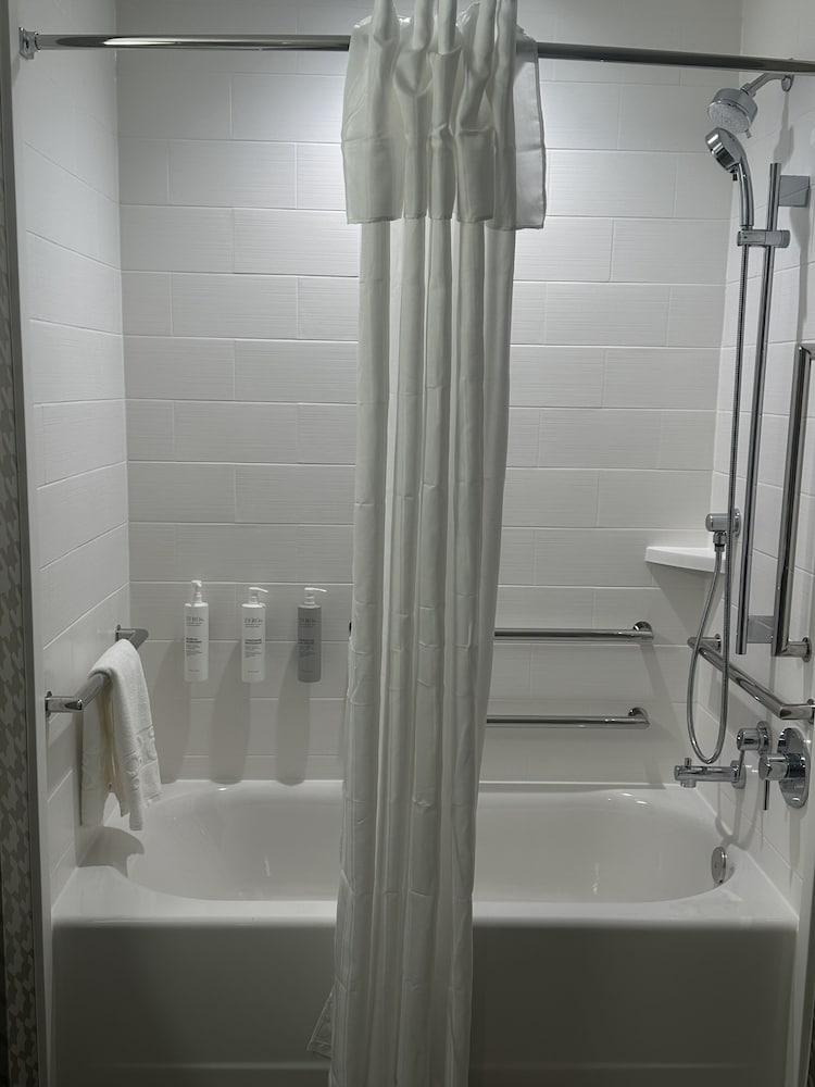 Home2 Suites By Hilton Racine photo 9