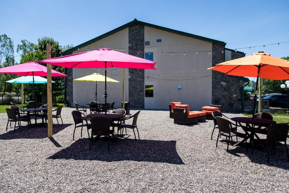 Harvest Inn photo 2
