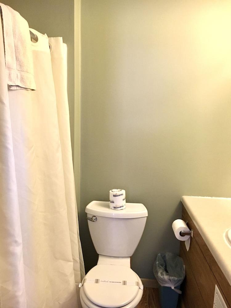 Sportsman's Lodge photo 37