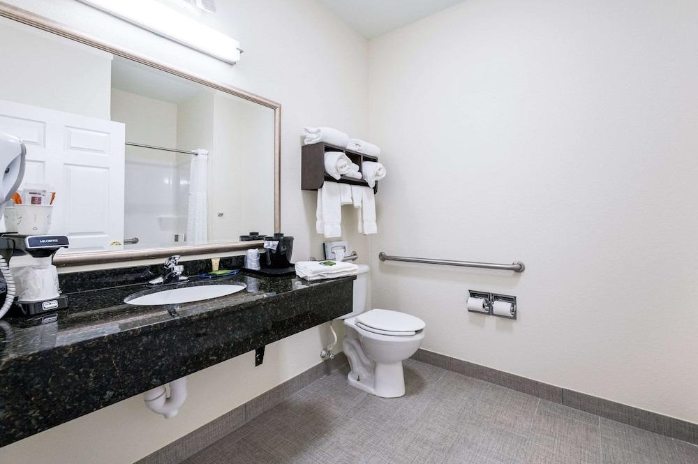 Clarion Pointe Madison Huntsville photo 28