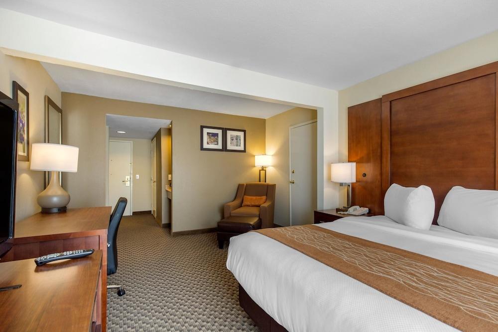 Comfort Inn & Suites SW Houston Sugarland photo 17