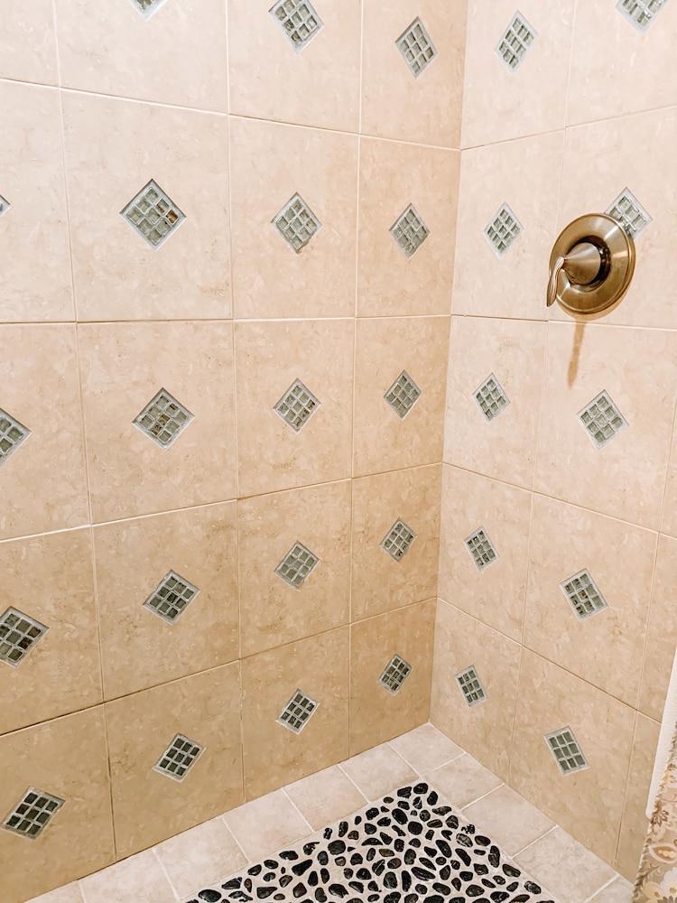 Park Place Inn and Cottages photo 40