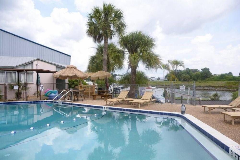Kon Tiki Inn photo 14