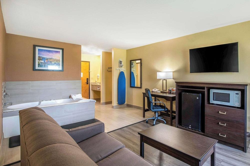 Quality Inn & Suites Brandenburg - Fort Knox photo 33