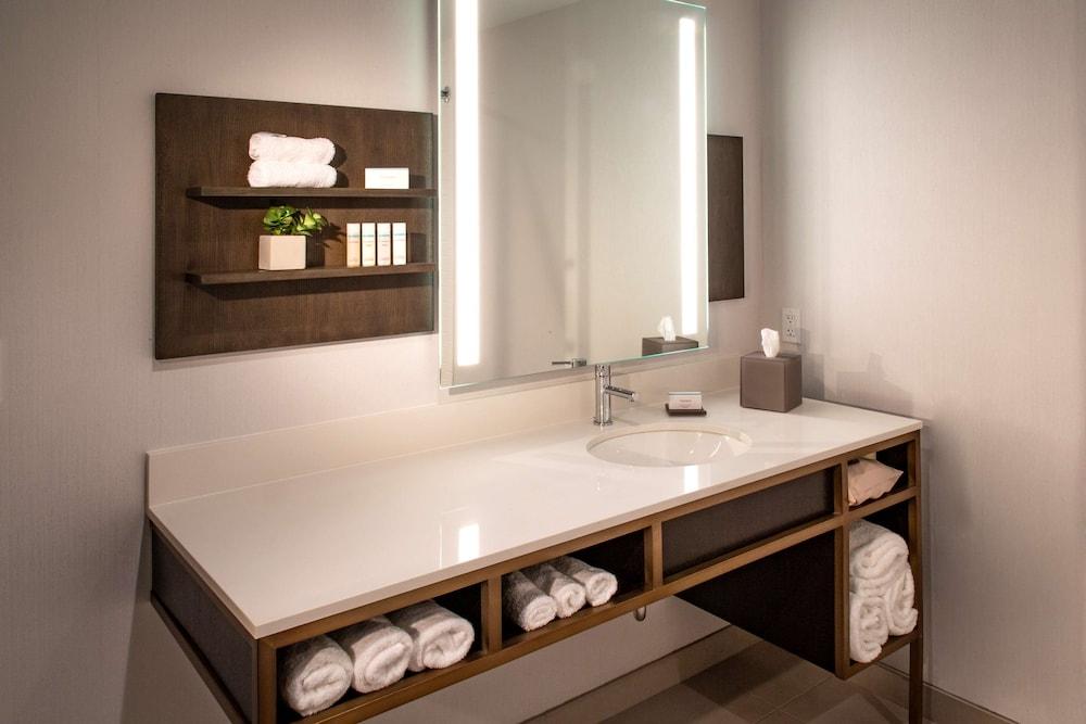 Hilton Garden Inn Redmond Seattle photo 25