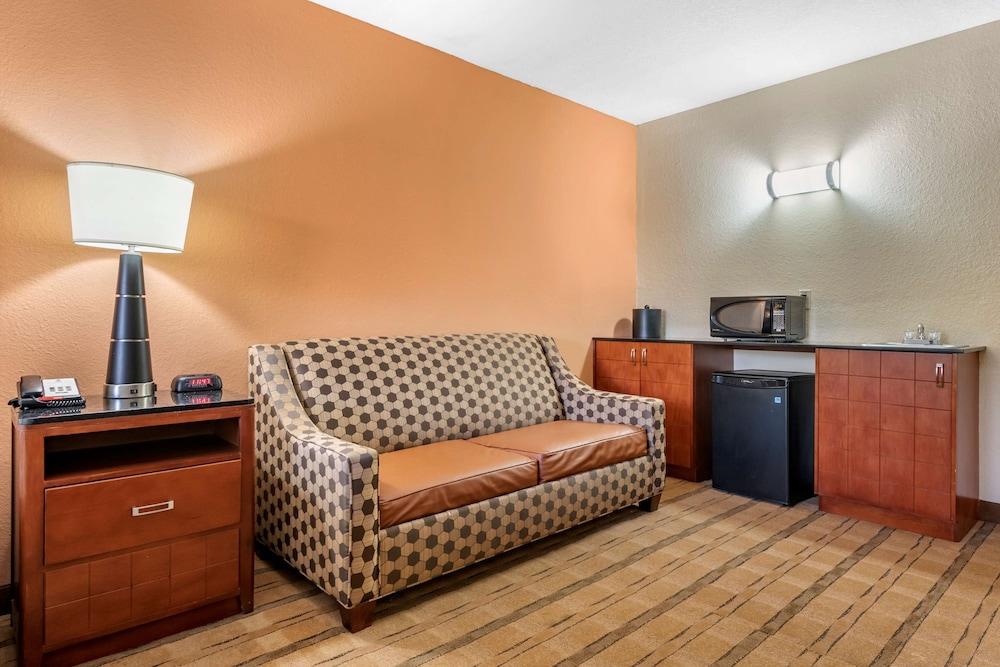 BW Plus Flagler Beach Area Inn & Suites photo 10