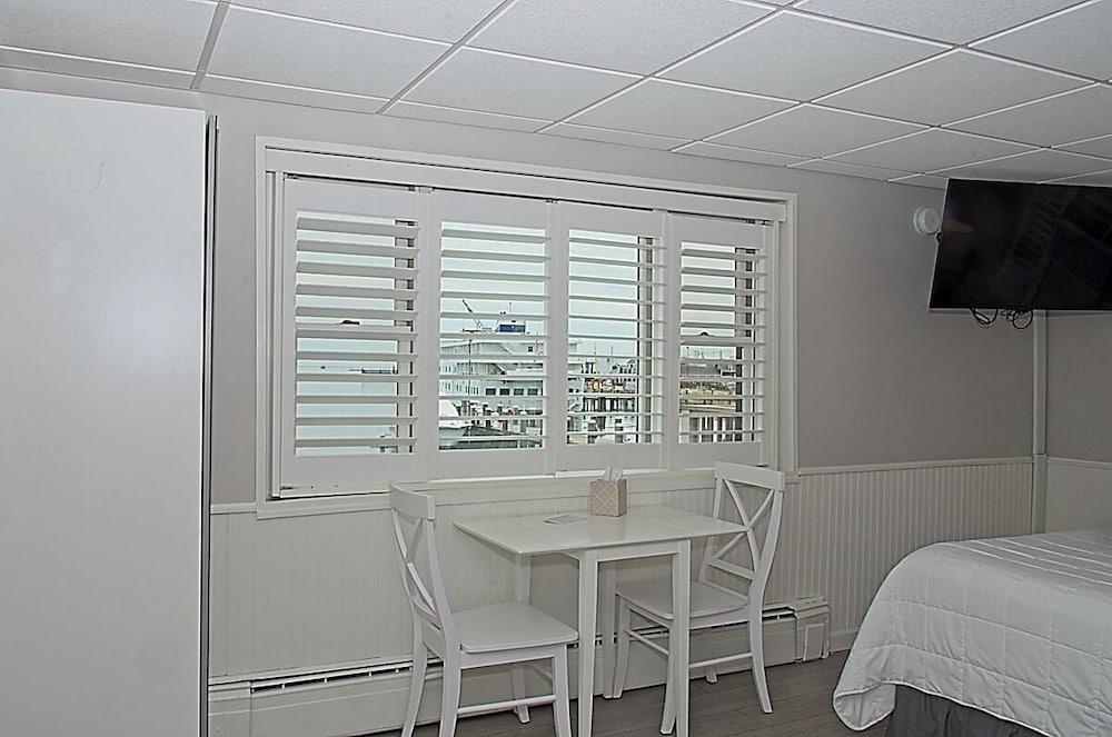 Vineyard Harbor Motel - Private Beach photo 53
