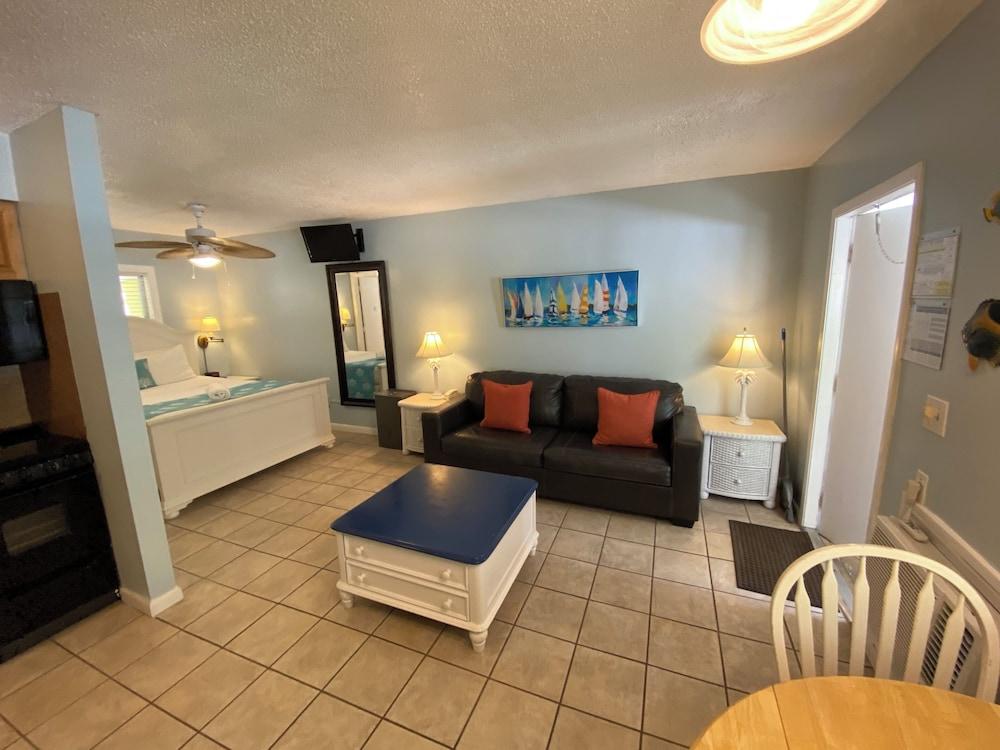 Tropical Breeze Beach Club photo 61