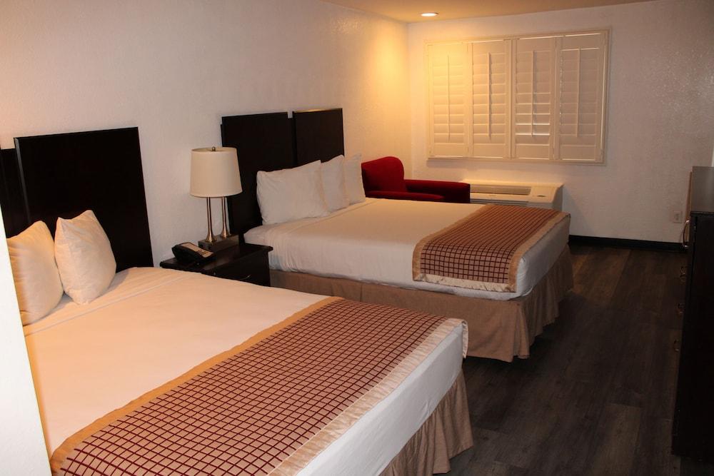 Infinity Inn & Suites photo 8