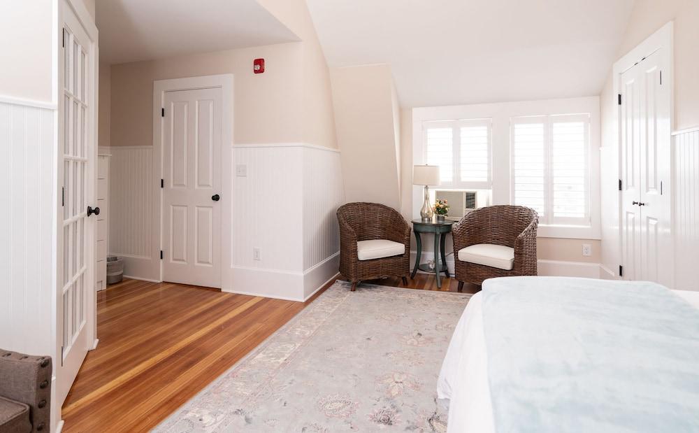 Marginal Way House Hotel photo 62