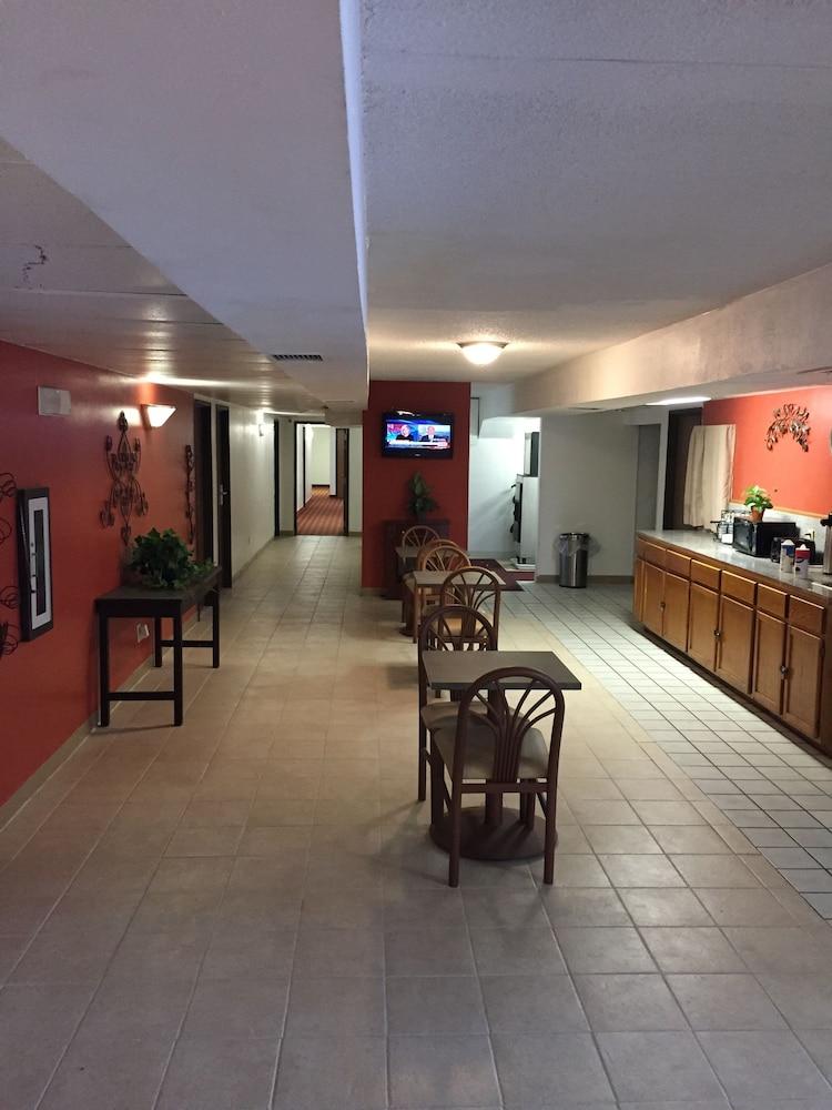 Luxury Inn & Suites photo 18