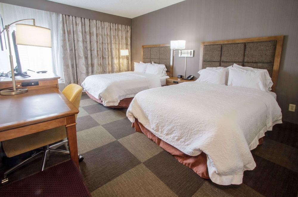 Hampton Inn South Haven photo 12