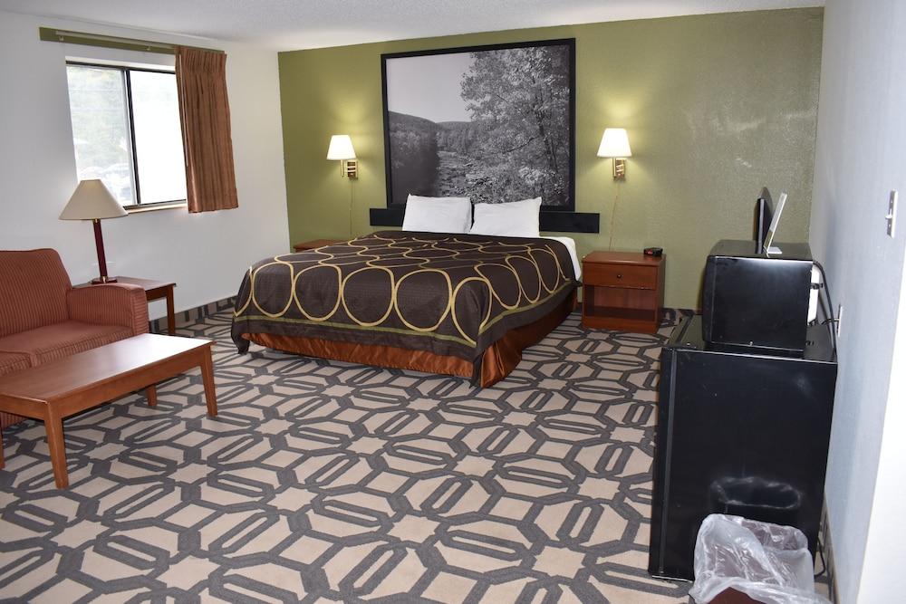 Super 8 by Wyndham La Vale/Cumberland Area photo 14