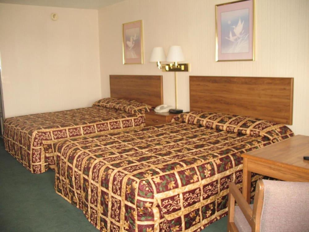 Great Lakes Inn photo 30