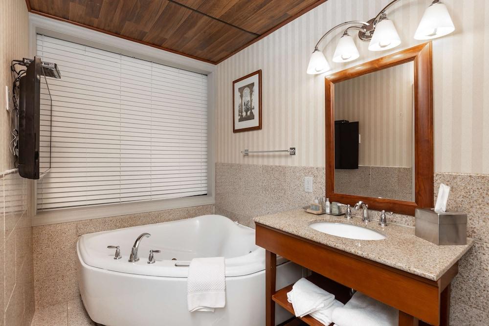 Inn at the Colonnade Baltimore - a DoubleTree by Hilton photo 26