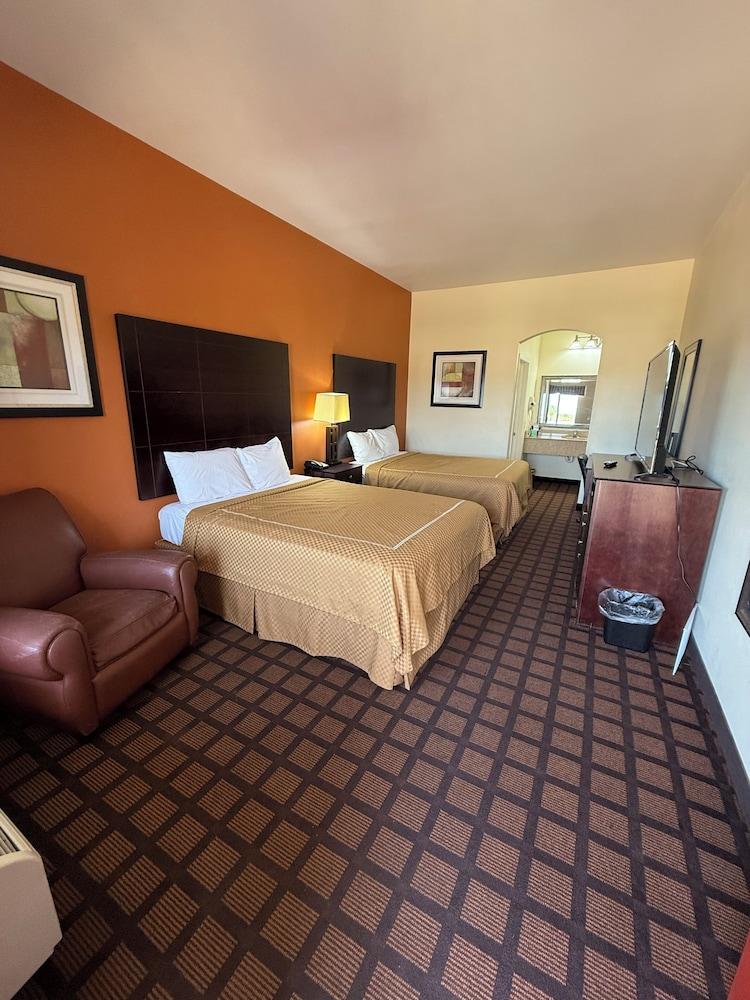Executive Inn & Suites photo 6