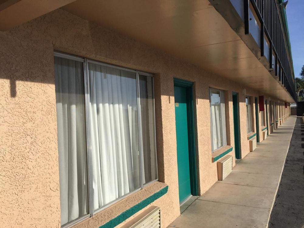 Amazon Motel photo 17