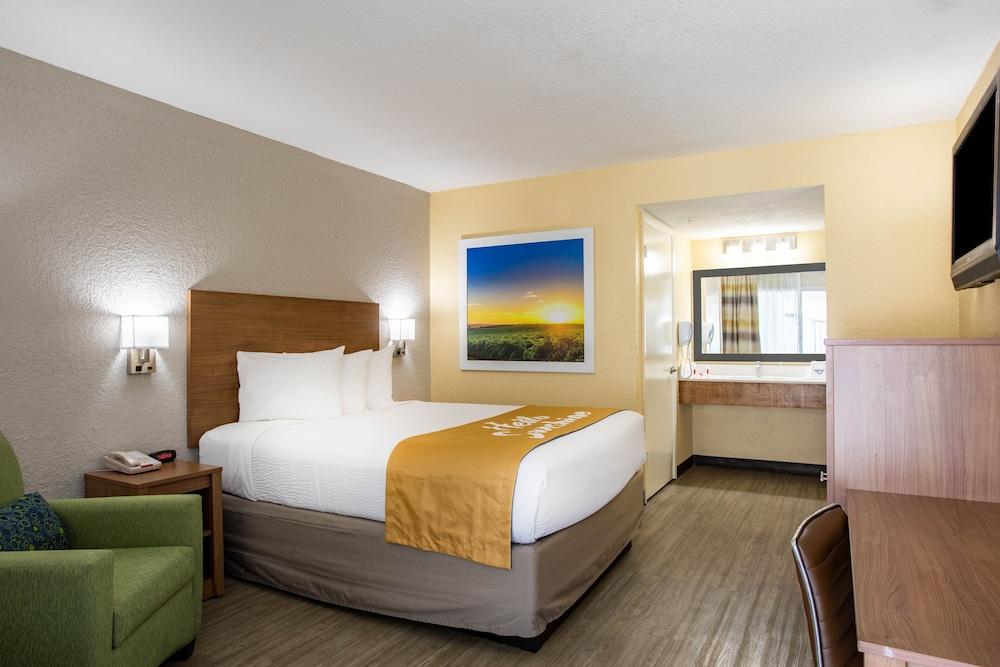 Days Inn by Wyndham Apopka/Orlando photo 17