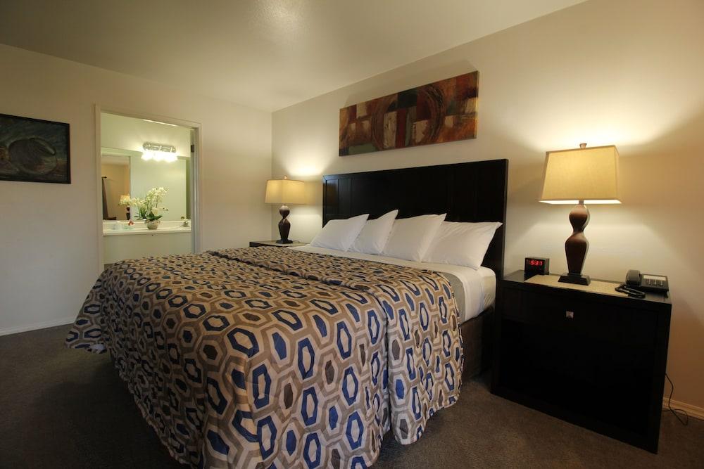 Mariner's Cove Inn photo 54