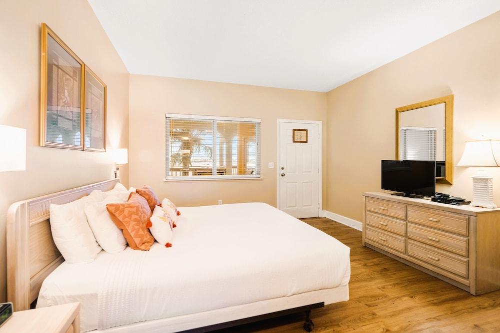 Inn at Camachee Harbor by Coolvacay photo 79