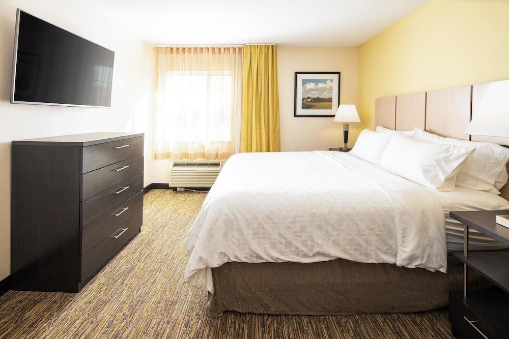 Candlewood Suites Bellevue by IHG photo 12