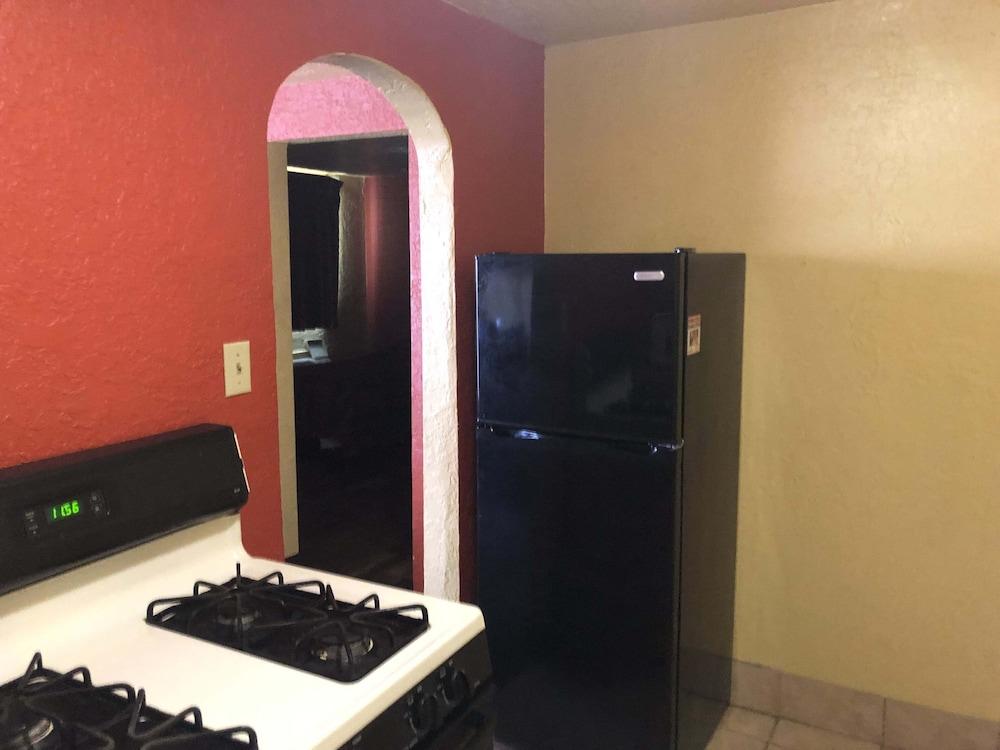 Economy Inn photo 12
