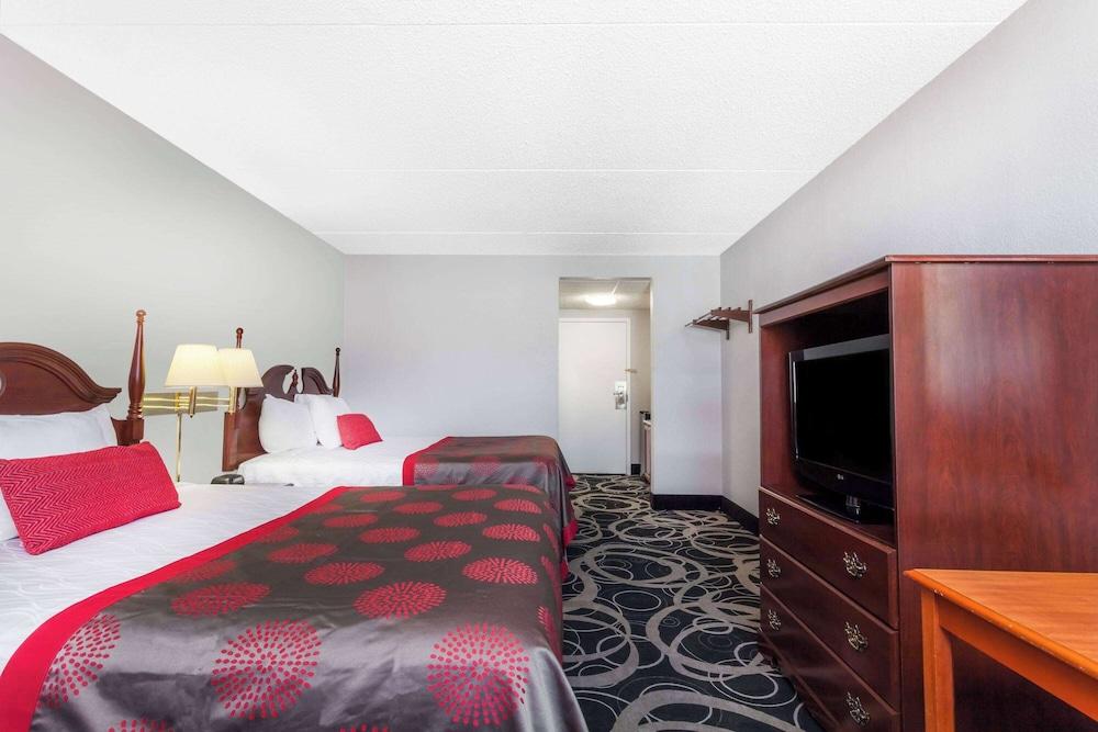 Ramada by Wyndham Henderson/Evansville photo 16