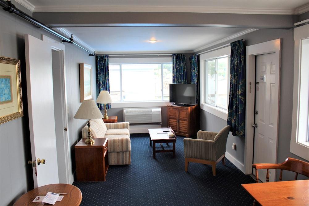 Fishermans Wharf Inn photo 20